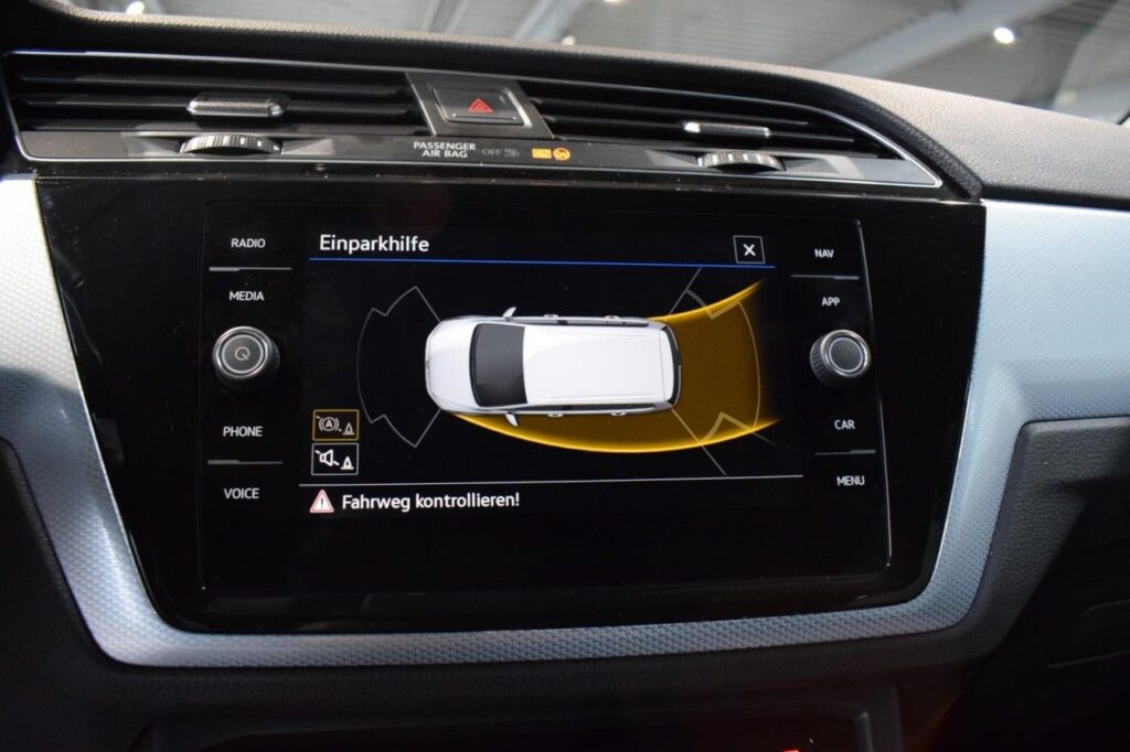 Volkswagen Touran Exposé-Bild 15