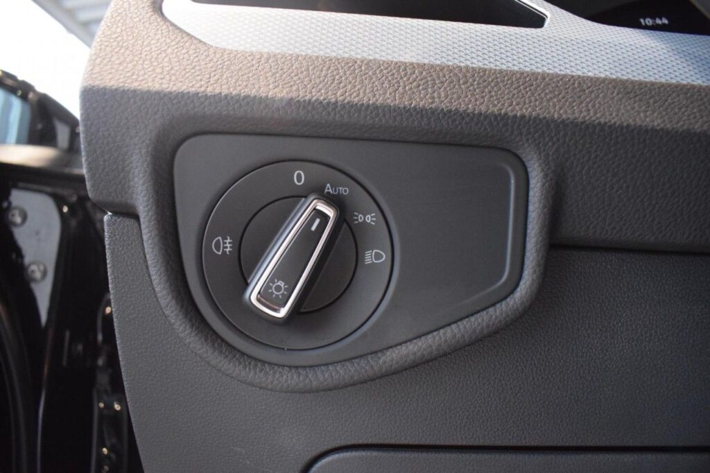 Volkswagen Touran Exposé-Bild 17