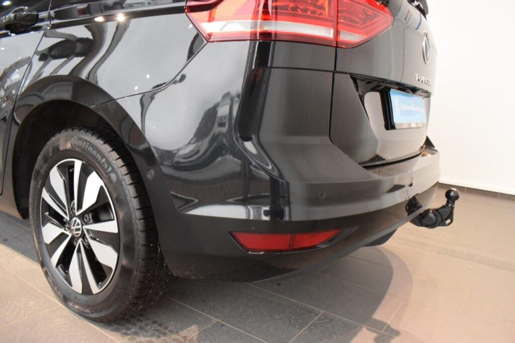 Volkswagen Touran Exposé-Bild 18