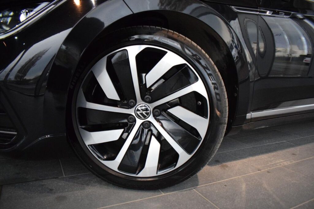 Volkswagen Arteon Exposé-Bild 17