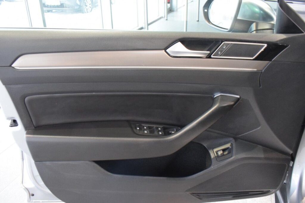 Volkswagen Arteon Exposé-Bild 6