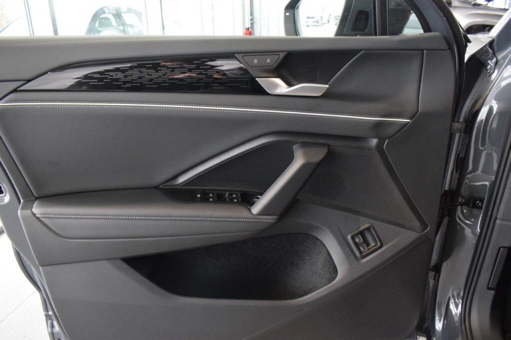 Volkswagen Tayron Exposé-Bild 8