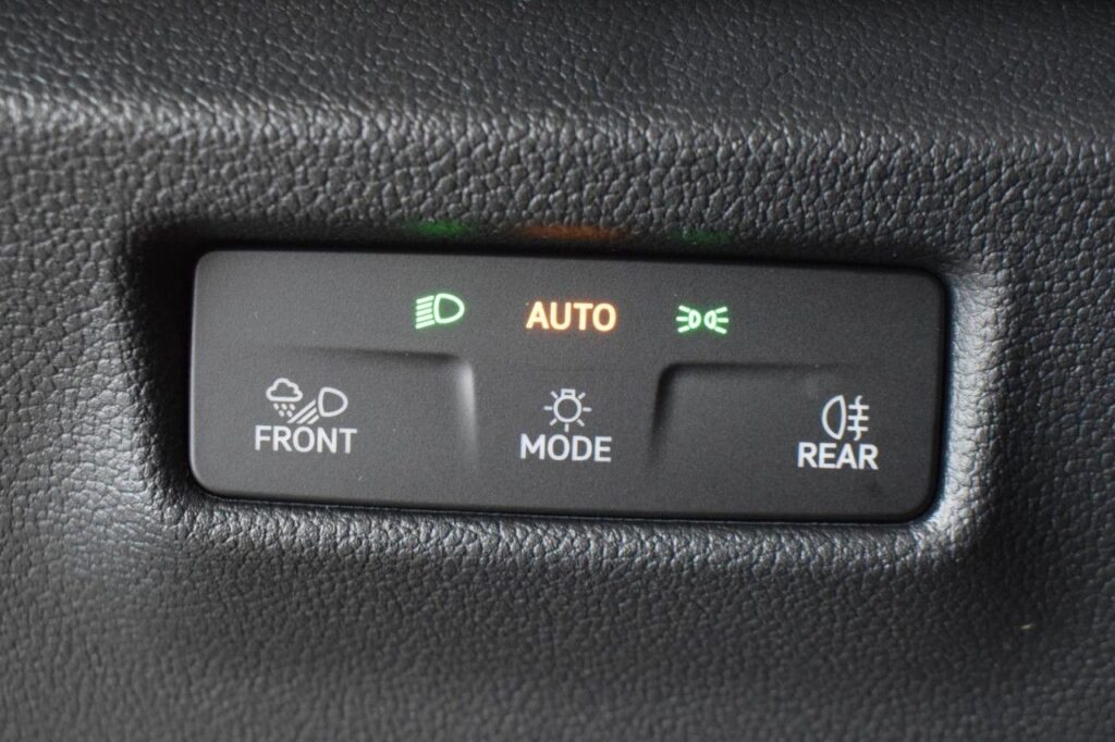 Volkswagen Tayron Exposé-Bild 18