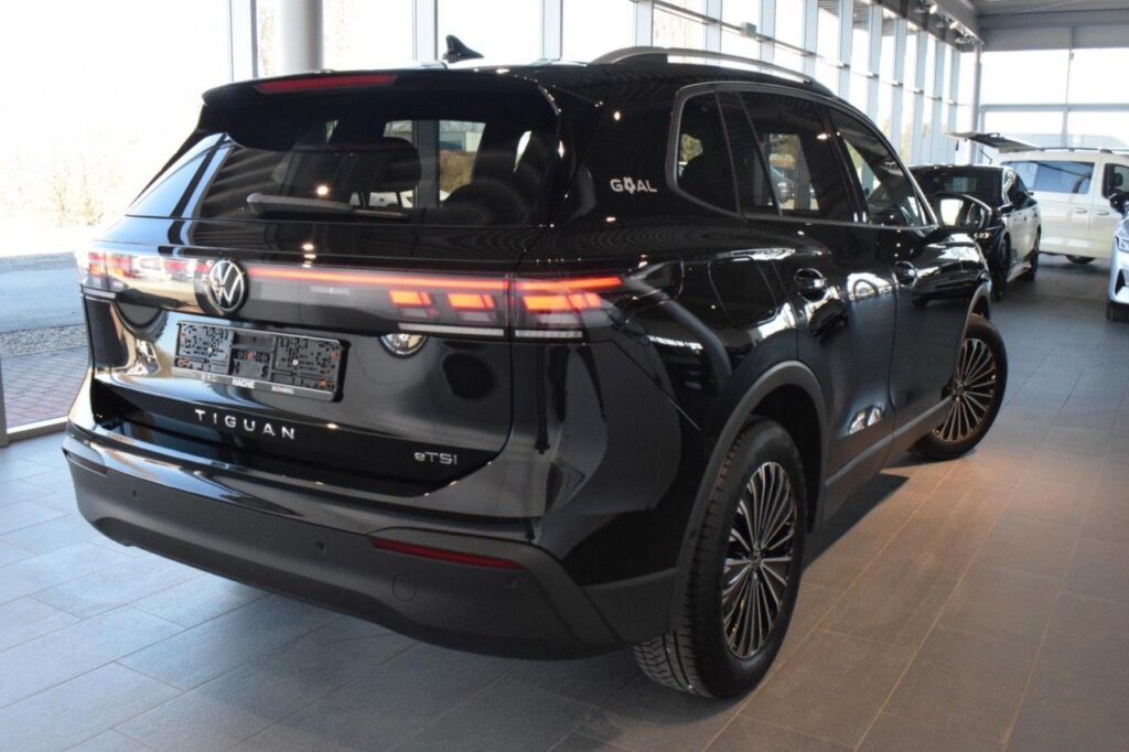 Volkswagen Tiguan Exposé-Bild 4