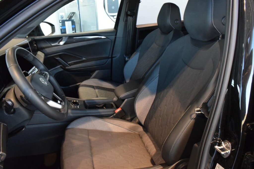 Volkswagen Tiguan Exposé-Bild 7