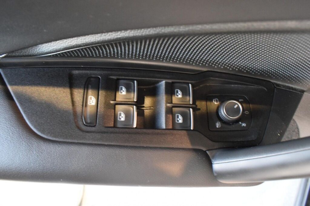 Volkswagen Tiguan Exposé-Bild 11