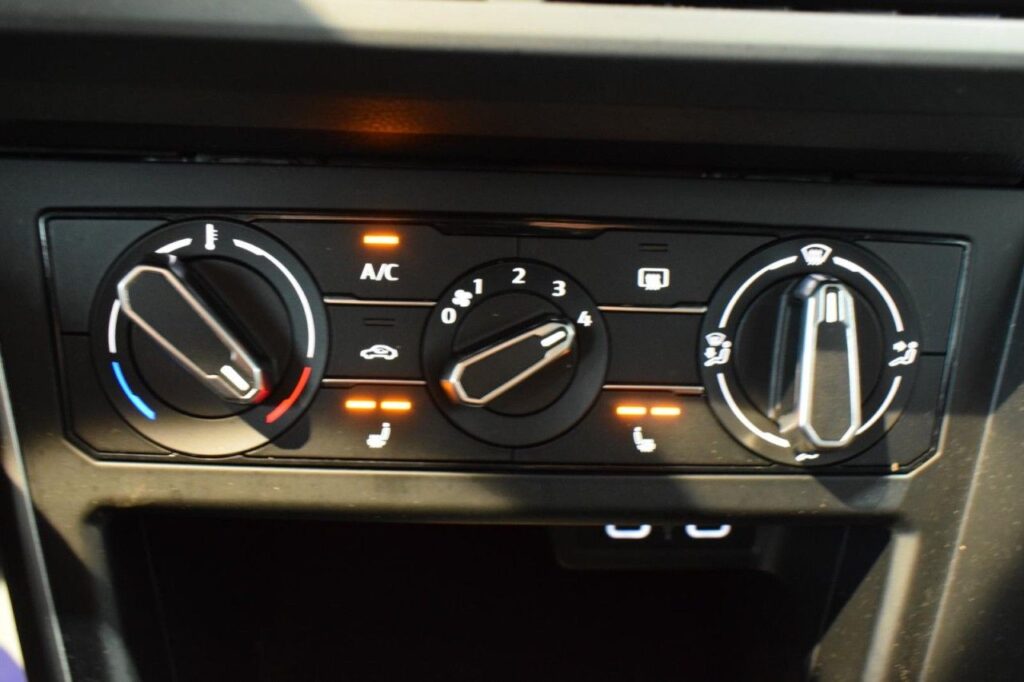 Volkswagen Taigo Exposé-Bild 12