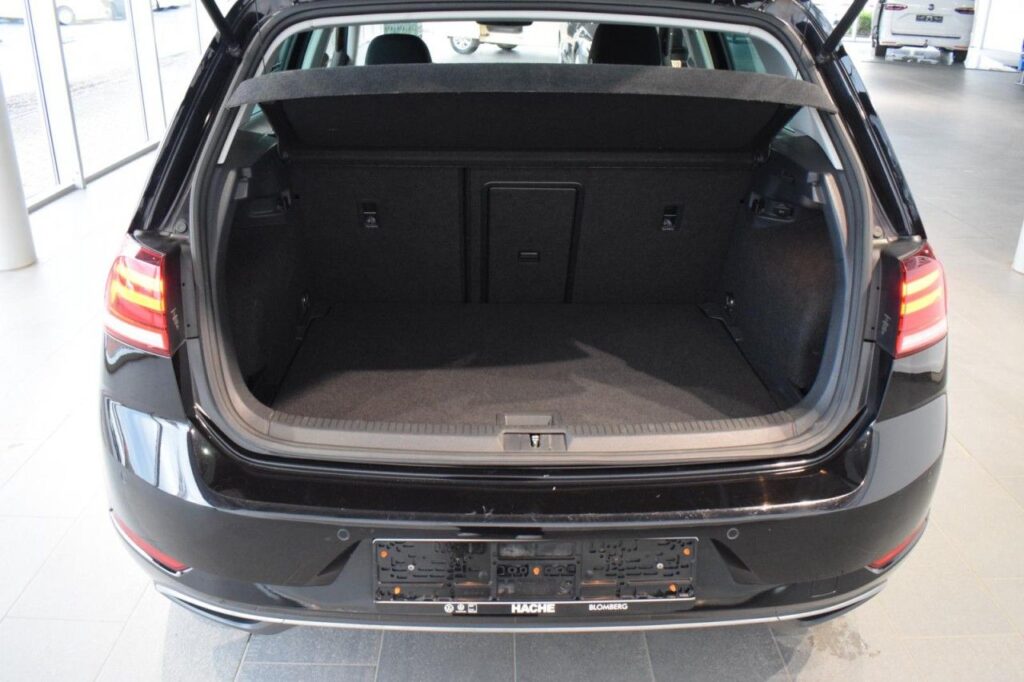 Volkswagen Golf Exposé-Bild 9