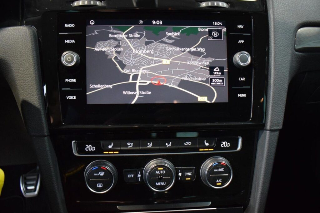 Volkswagen Golf Exposé-Bild 12