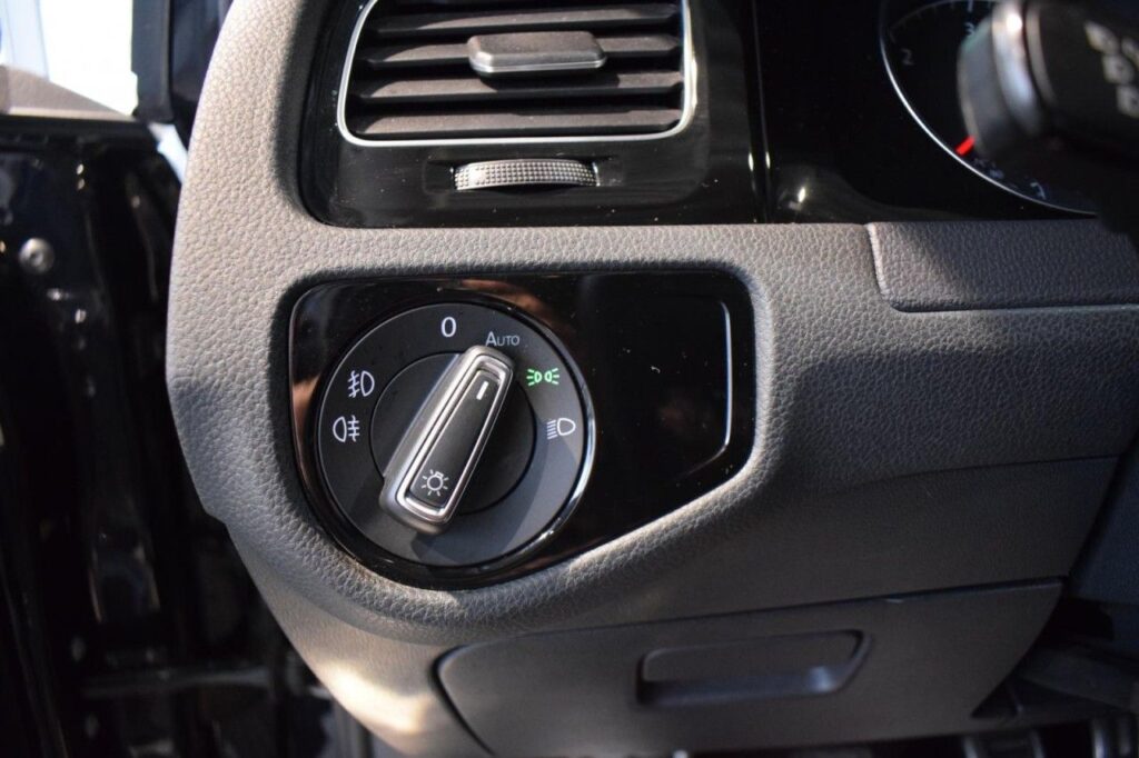 Volkswagen Golf Exposé-Bild 15