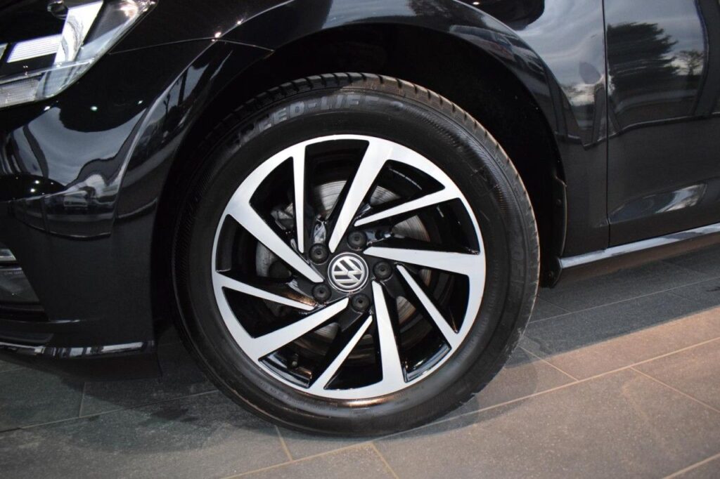 Volkswagen Golf Exposé-Bild 16