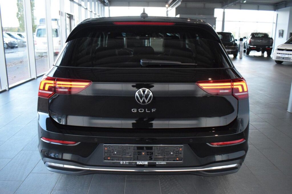Volkswagen Golf Exposé-Bild 5