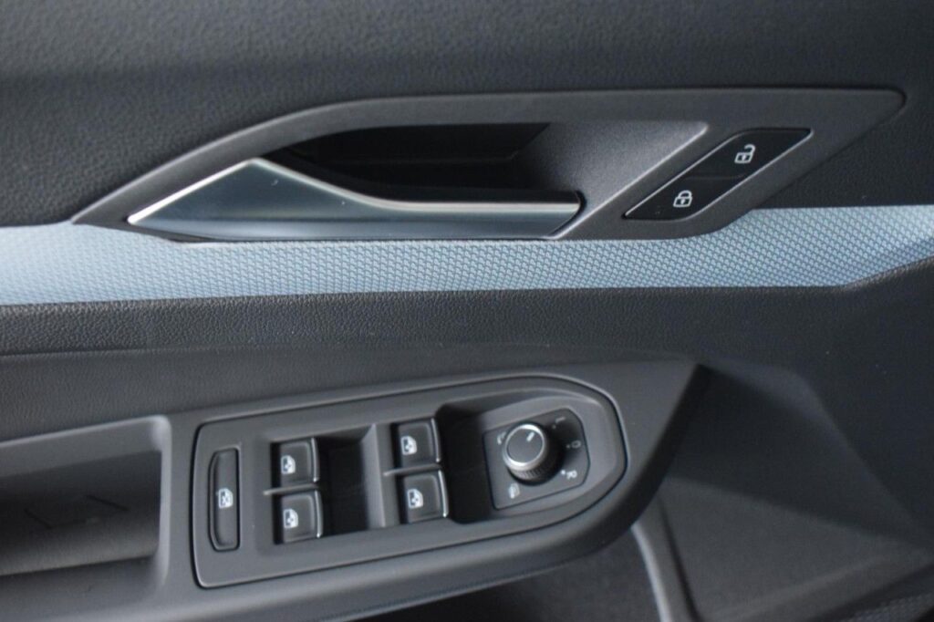 Volkswagen Golf Exposé-Bild 11