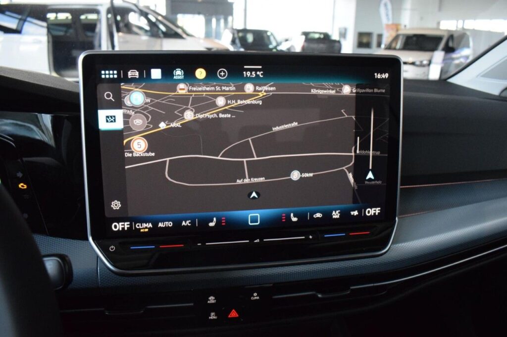 Volkswagen Golf Exposé-Bild 14