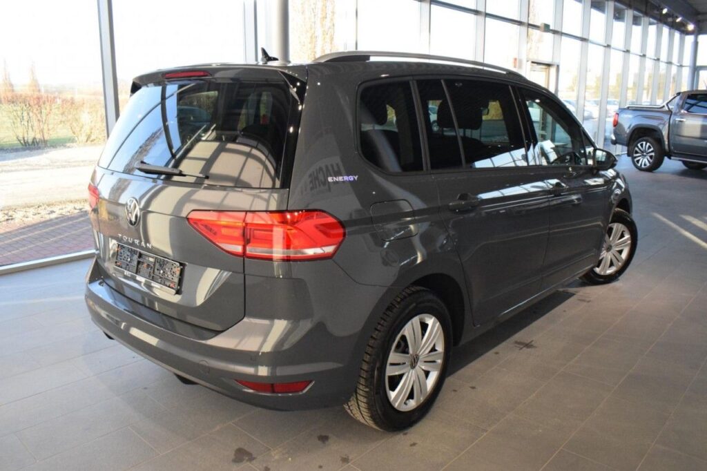 Volkswagen Touran Exposé-Bild 3