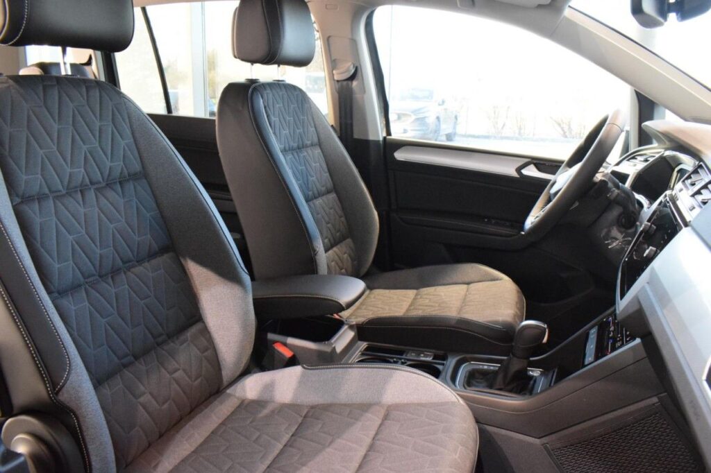 Volkswagen Touran Exposé-Bild 7