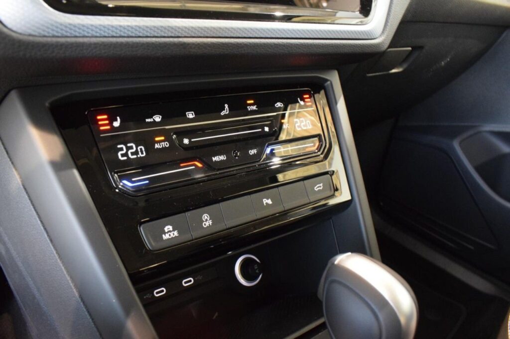 Volkswagen Touran Exposé-Bild 12