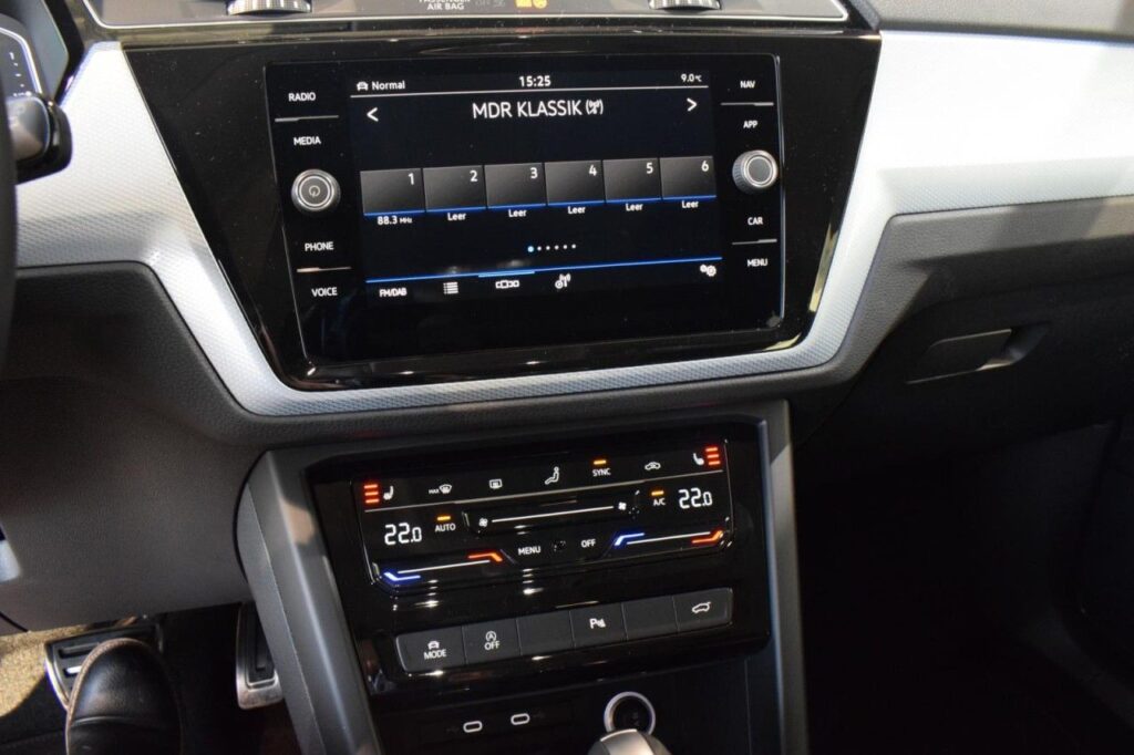 Volkswagen Touran Exposé-Bild 13