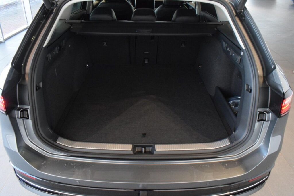 Volkswagen Passat Variant Exposé-Bild 5