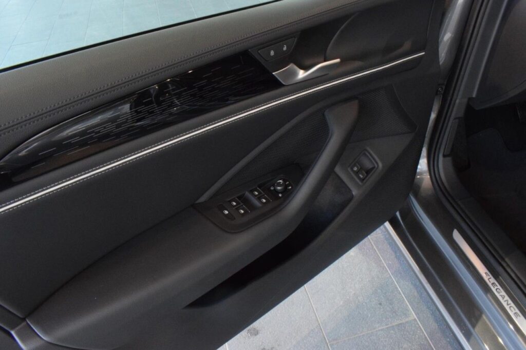 Volkswagen Passat Variant Exposé-Bild 11