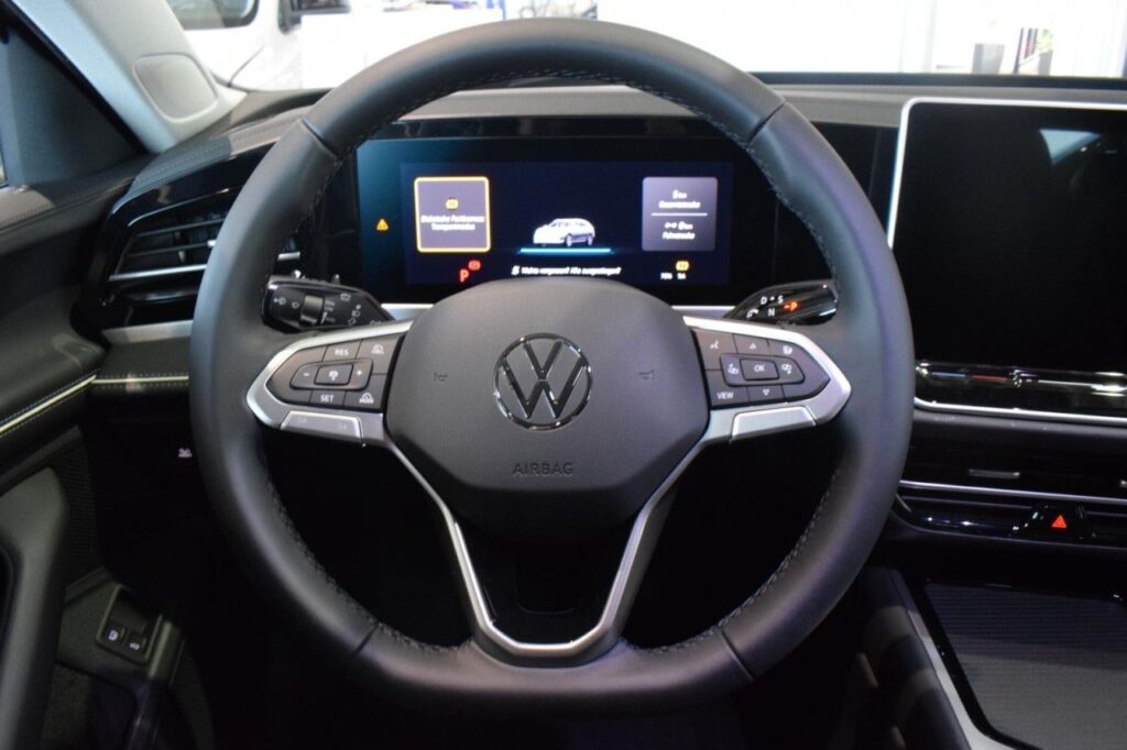 Volkswagen Passat Variant Exposé-Bild 15