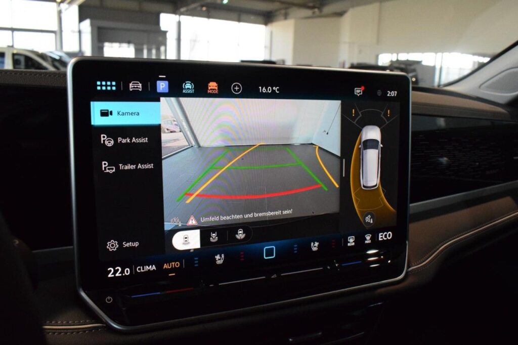 Volkswagen Passat Variant Exposé-Bild 17