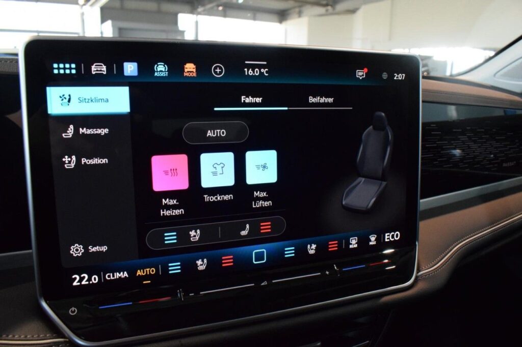 Volkswagen Passat Variant Exposé-Bild 18