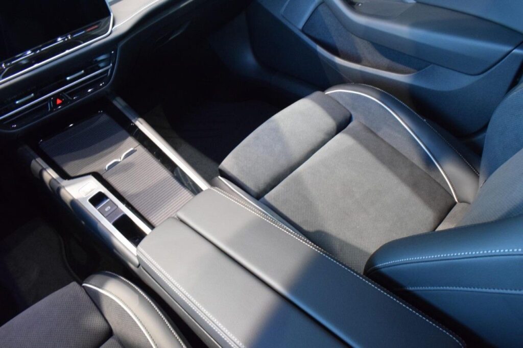 Volkswagen Passat Variant Exposé-Bild 20