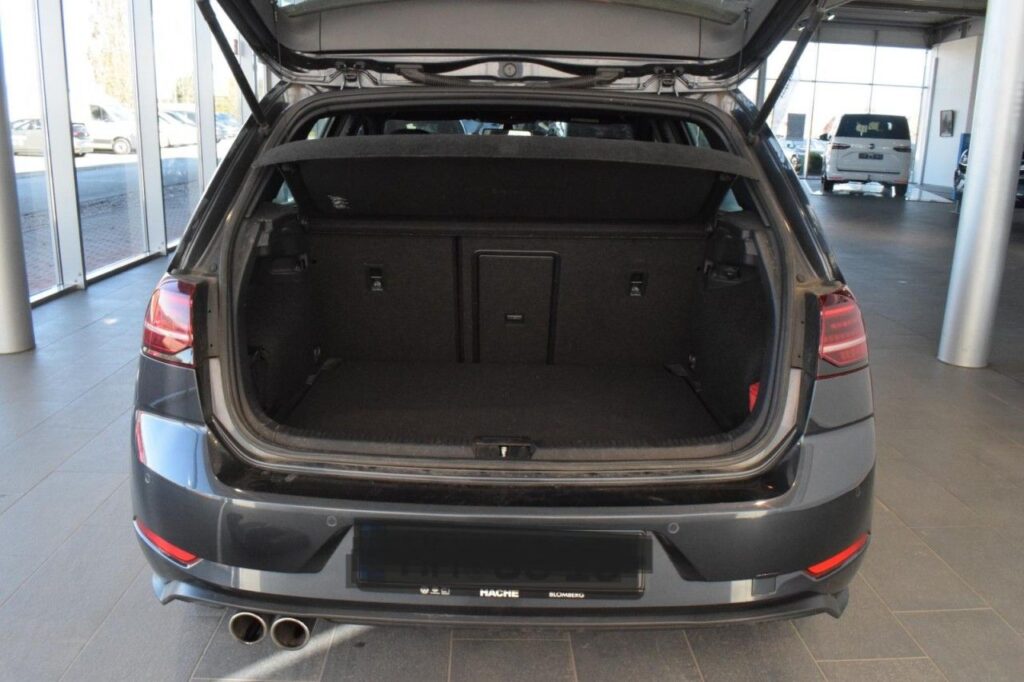 Volkswagen Golf Exposé-Bild 5