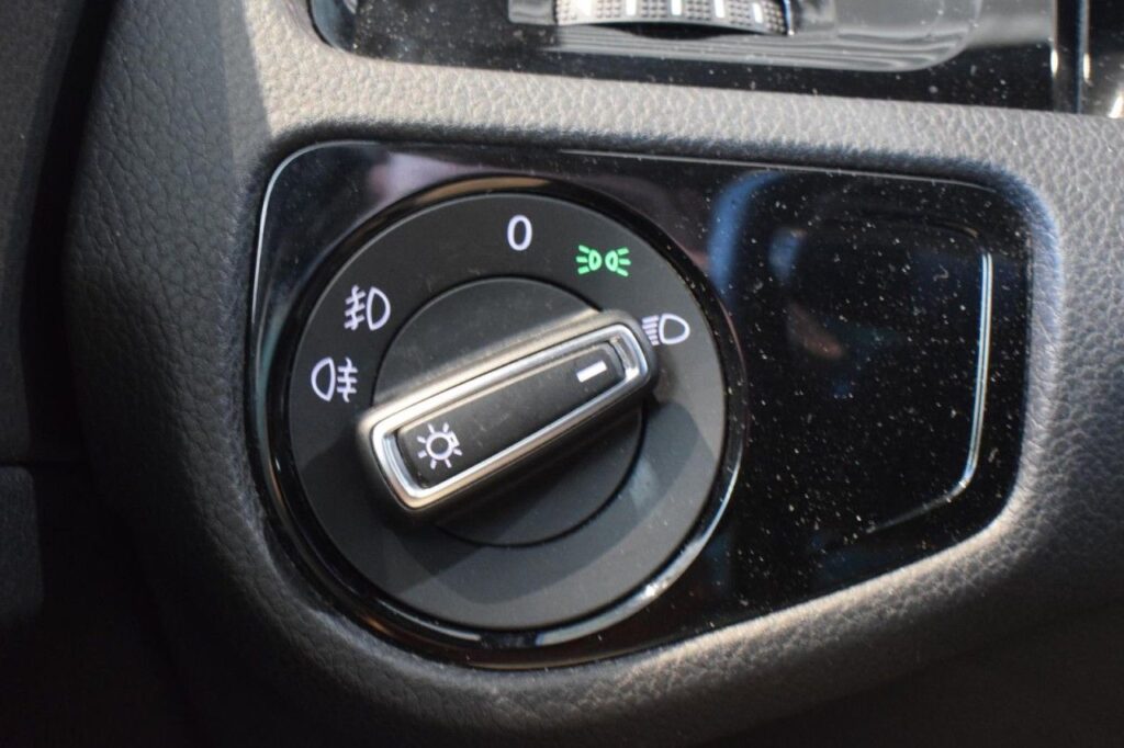 Volkswagen Golf Exposé-Bild 10