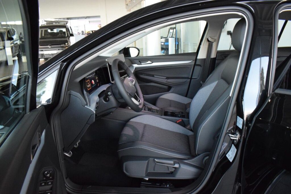 Volkswagen Golf Exposé-Bild 7