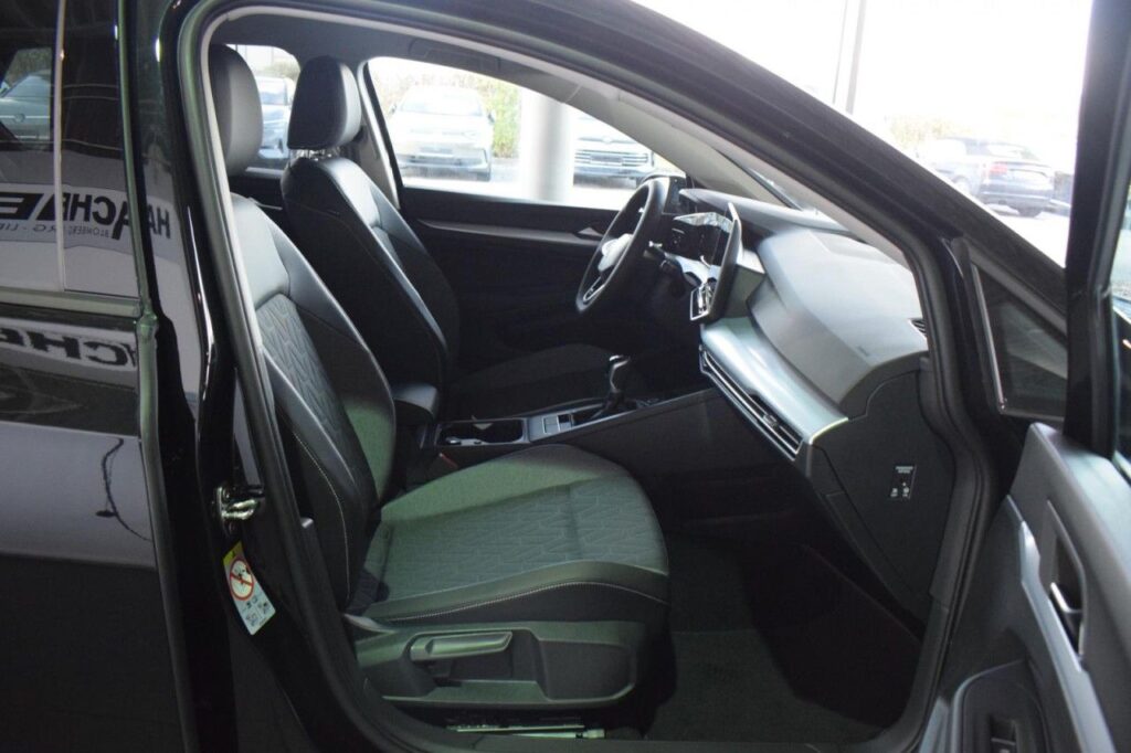 Volkswagen Golf Exposé-Bild 9