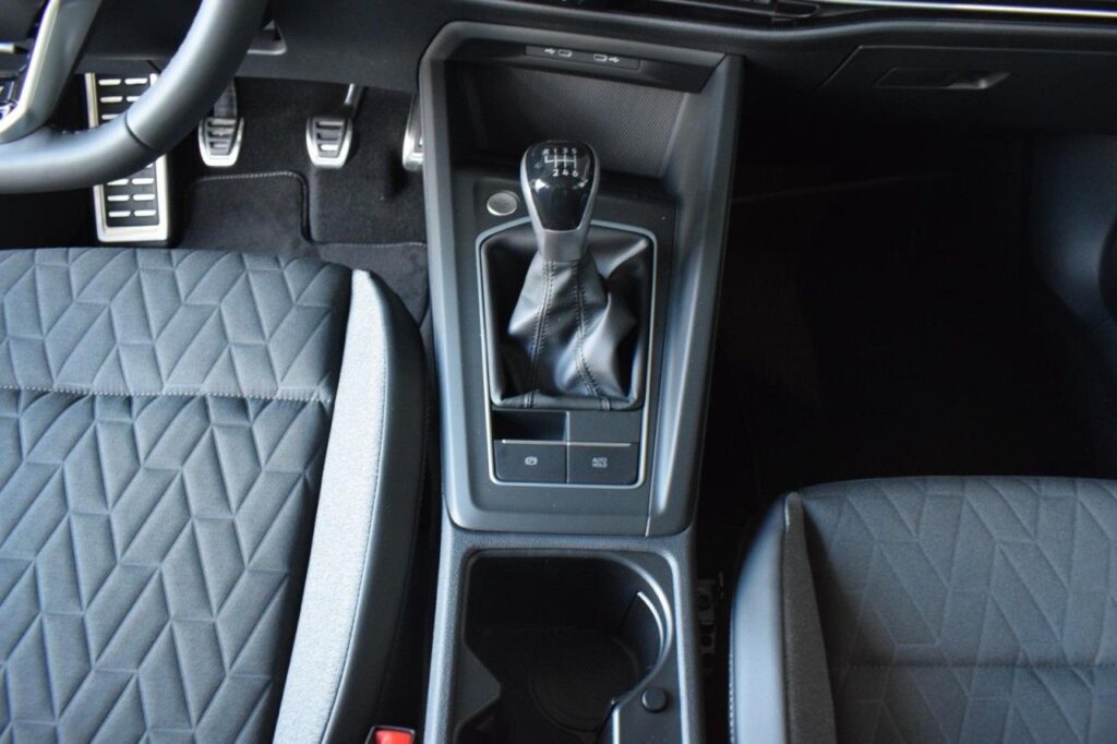 Volkswagen Golf Exposé-Bild 13