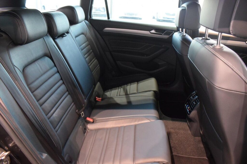 Volkswagen Passat Variant Exposé-Bild 8