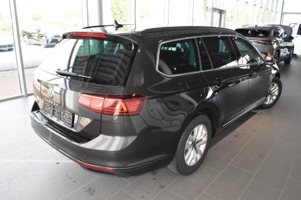 Volkswagen Passat Variant Exposé-Bild 3