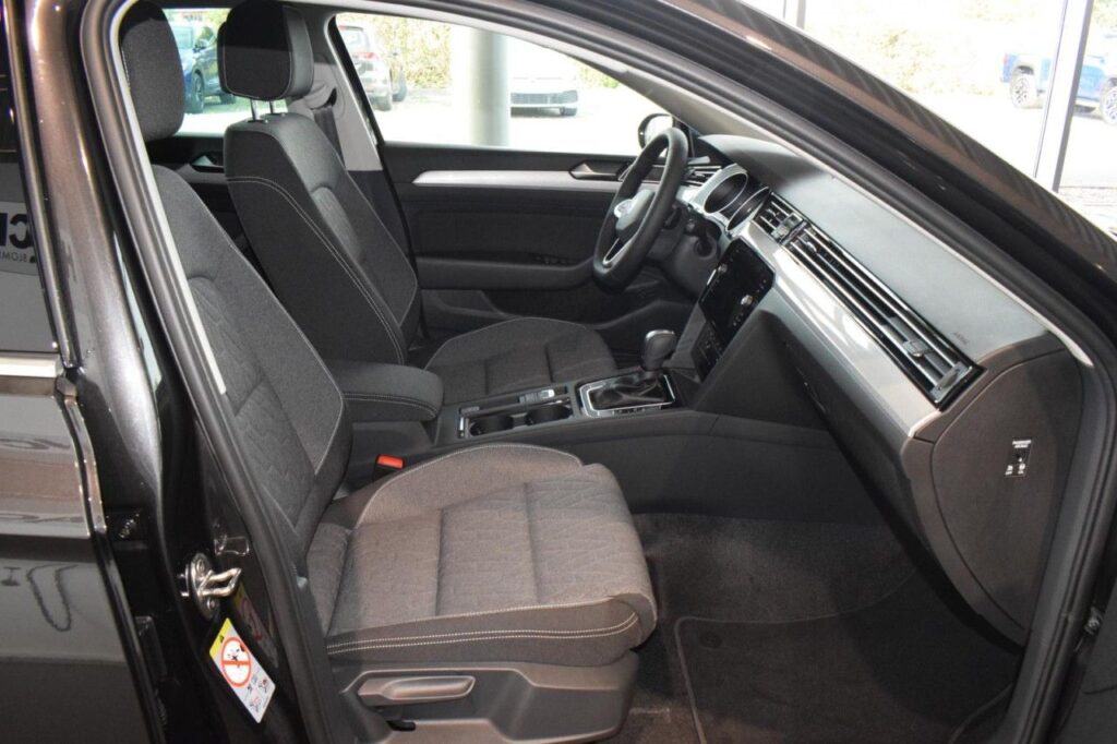 Volkswagen Passat Variant Exposé-Bild 7
