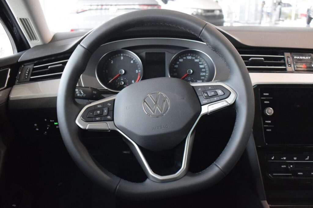 Volkswagen Passat Variant Exposé-Bild 12