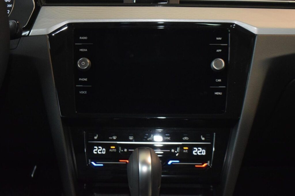 Volkswagen Passat Variant Exposé-Bild 14