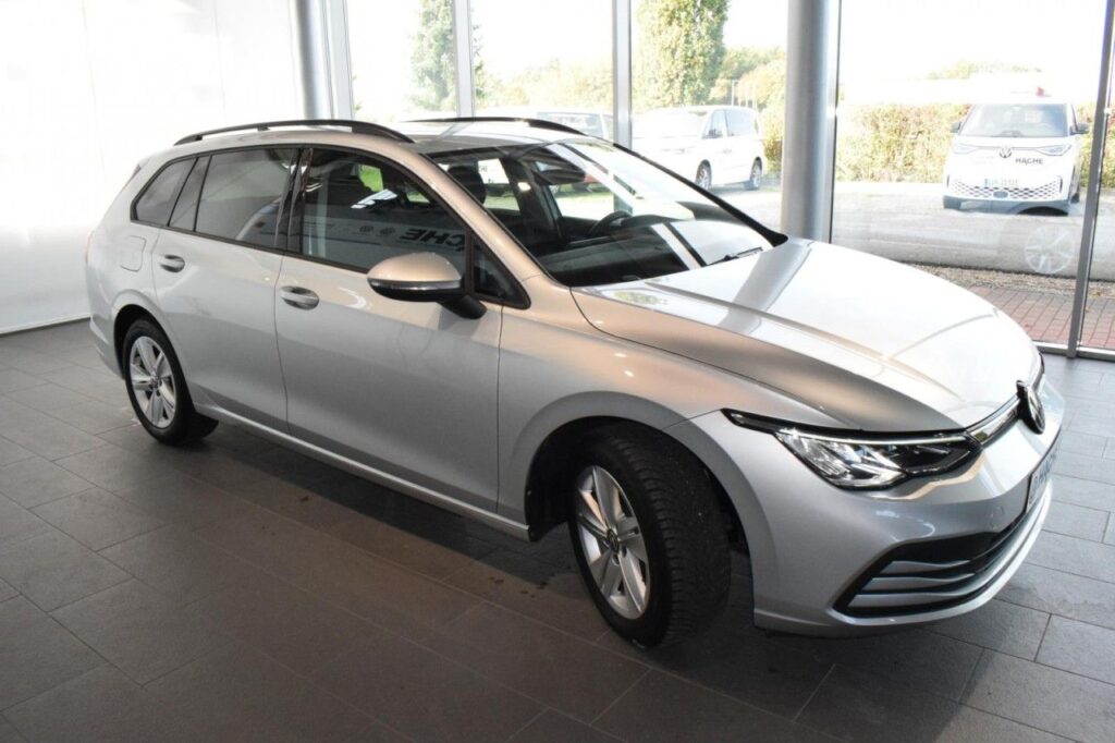 Volkswagen Golf Exposé-Bild 2