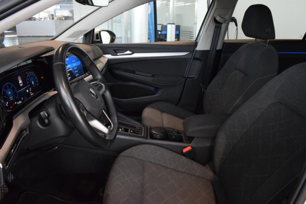 Volkswagen Golf Exposé-Bild 5