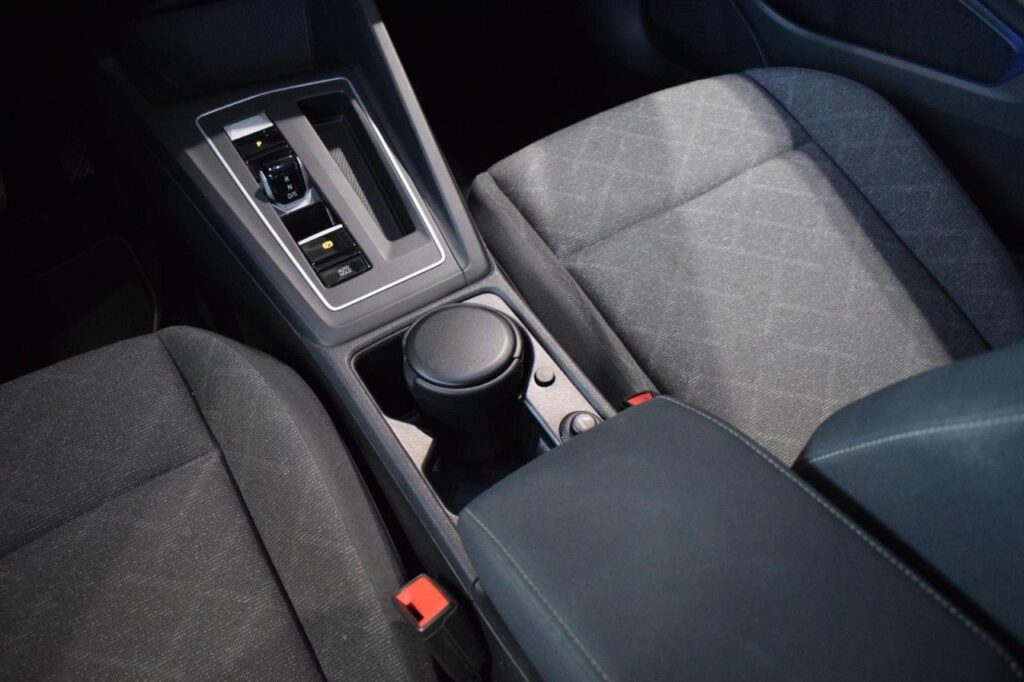 Volkswagen Golf Exposé-Bild 11