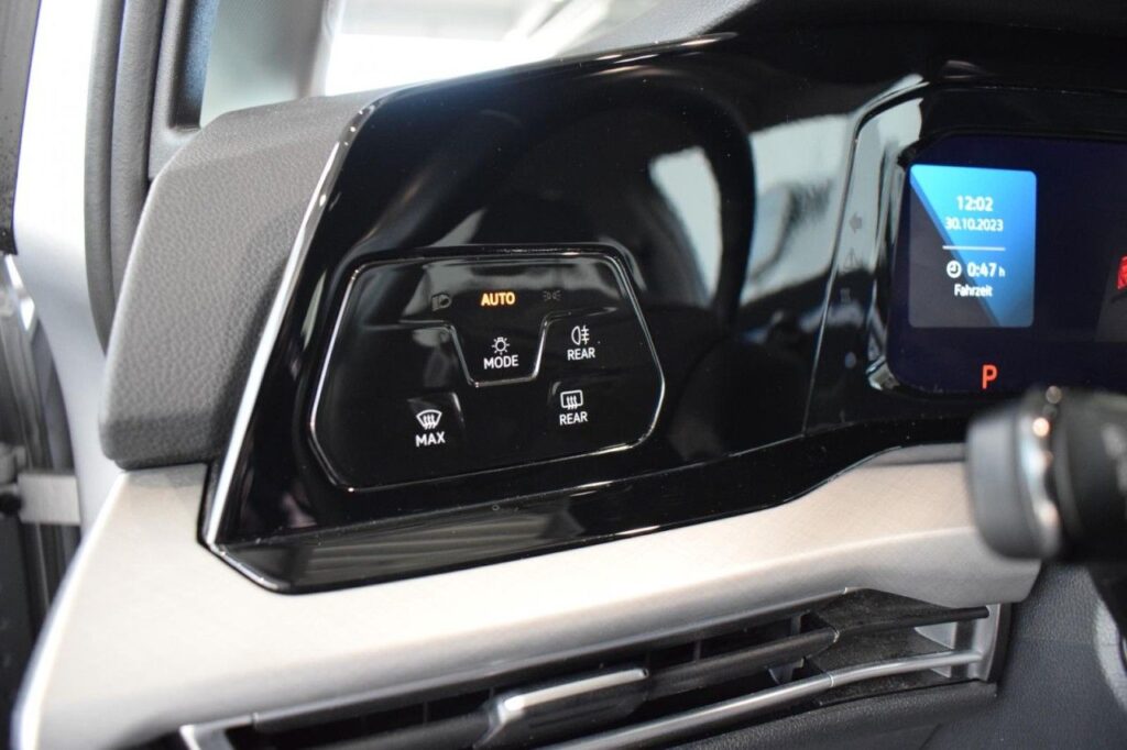 Volkswagen Golf Exposé-Bild 15