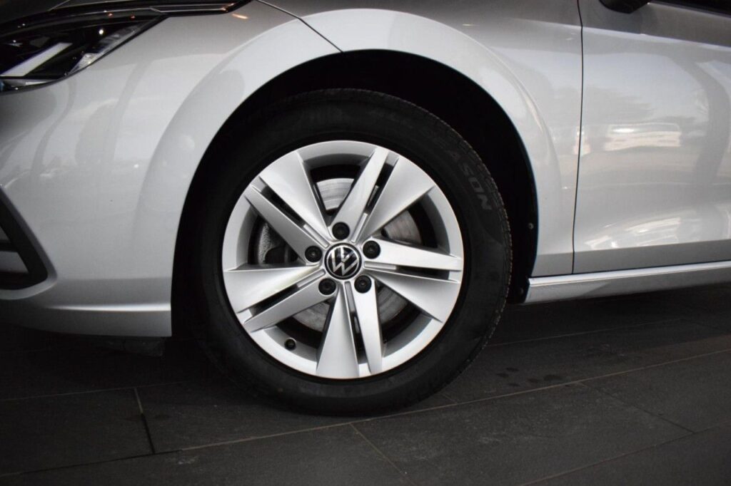 Volkswagen Golf Exposé-Bild 16