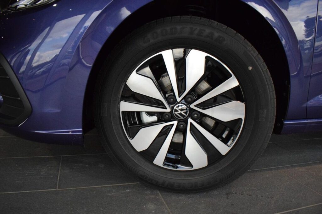 Volkswagen Polo Exposé-Bild 18