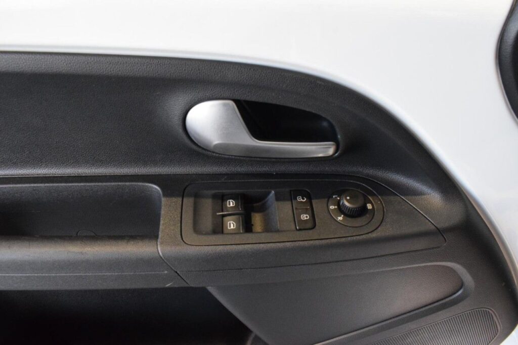 Volkswagen up! Exposé-Bild 6