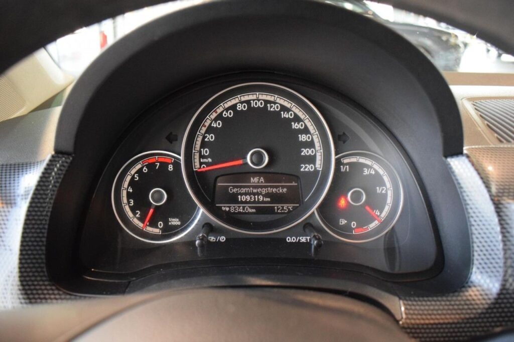 Volkswagen up! Exposé-Bild 14