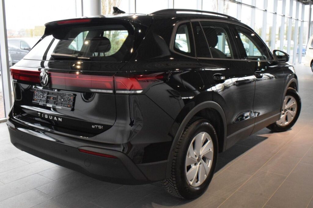 Volkswagen Tiguan Exposé-Bild 3