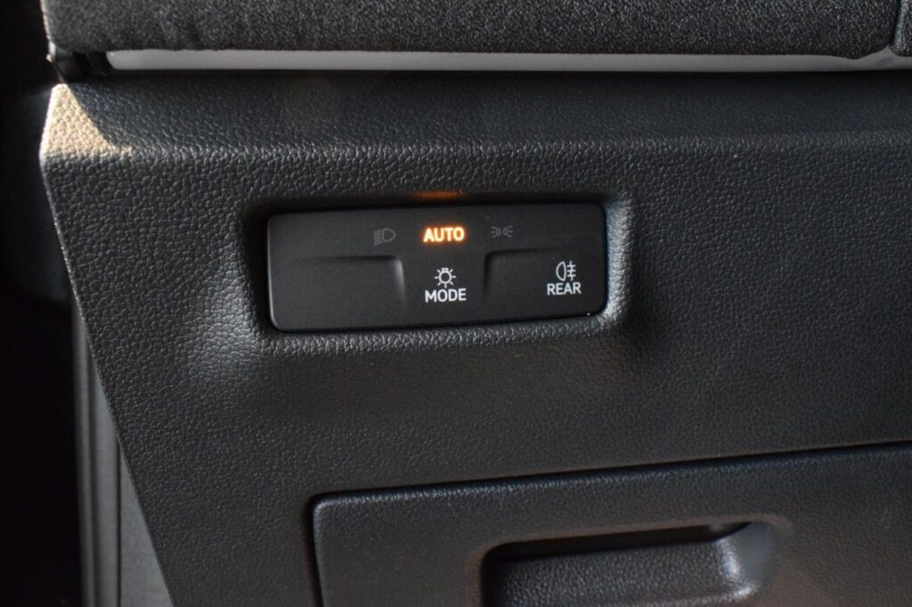 Volkswagen Tiguan Exposé-Bild 14