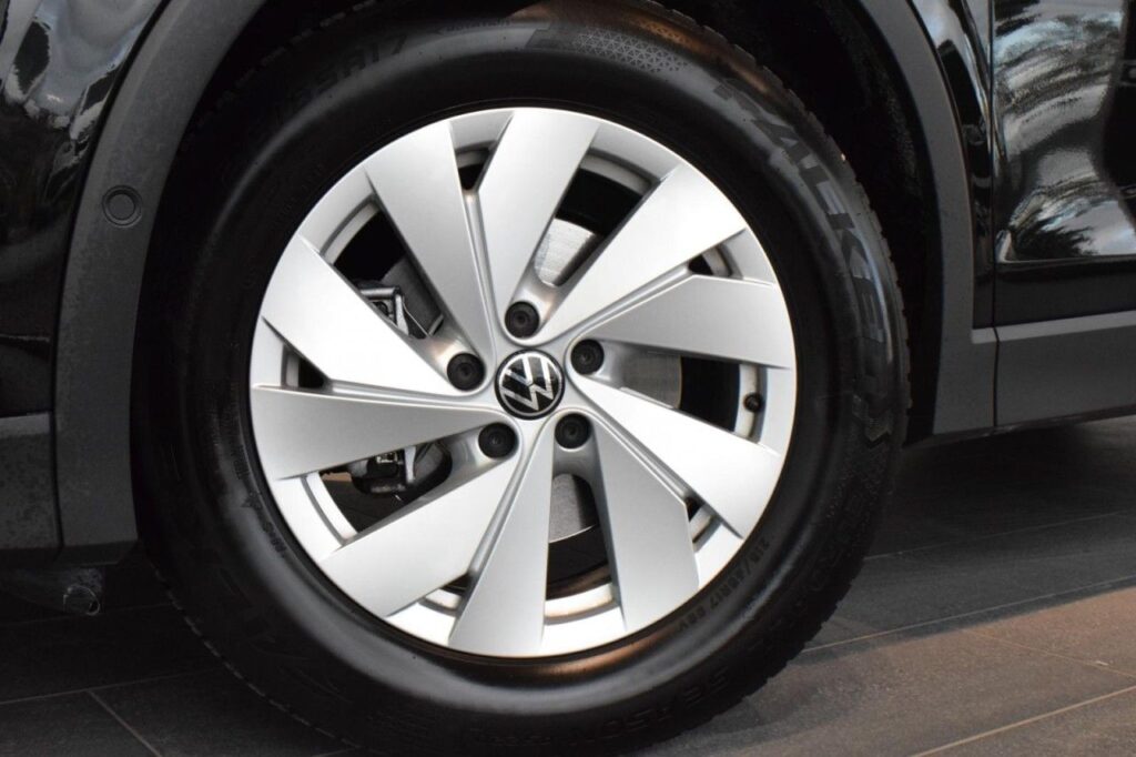 Volkswagen Tiguan Exposé-Bild 15