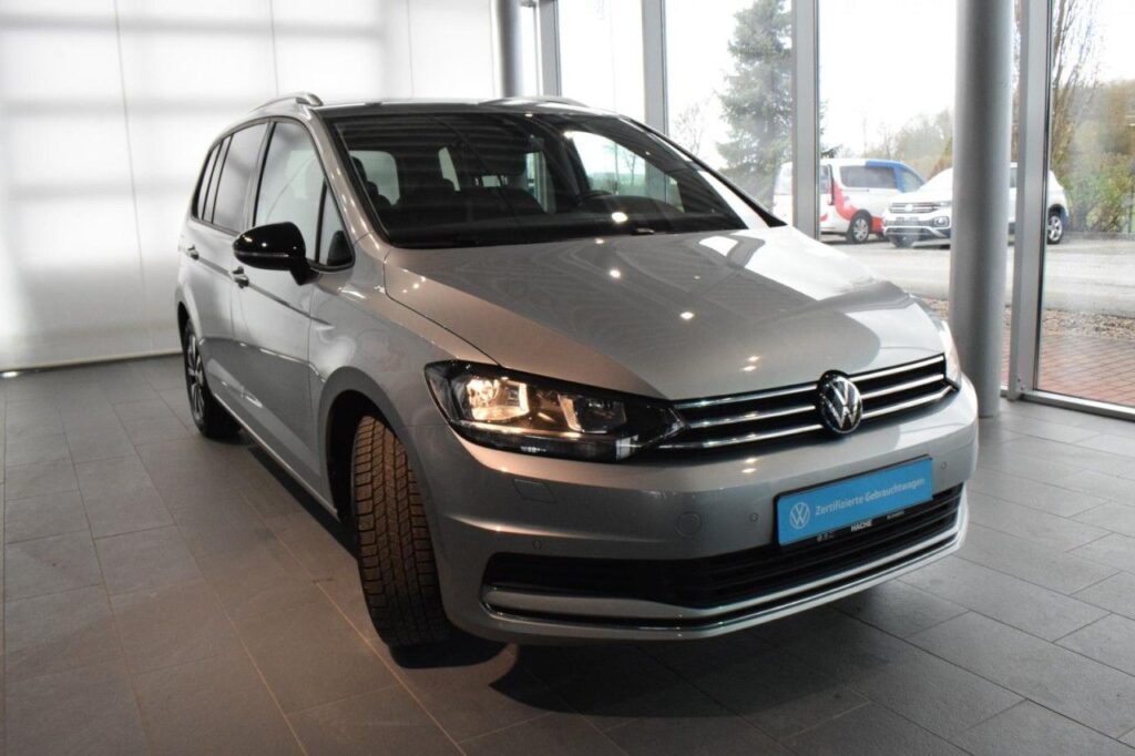 Volkswagen Touran Exposé-Bild 2